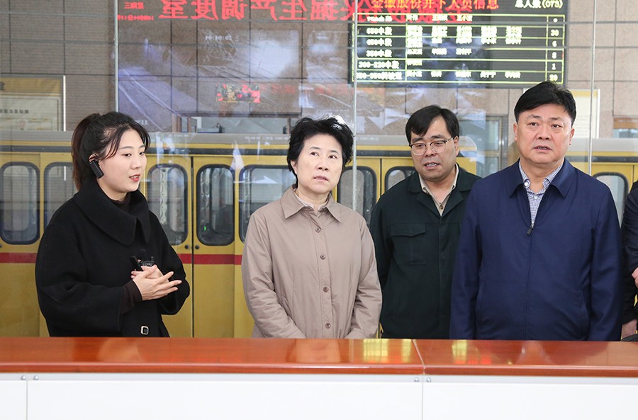 36-2023年3月，省生態(tài)環(huán)境廳黨組書記蘇君蒞臨金徽股份調(diào)研綠色礦山及“兩山”實(shí)踐創(chuàng)新基地建設(shè)情況。.jpg