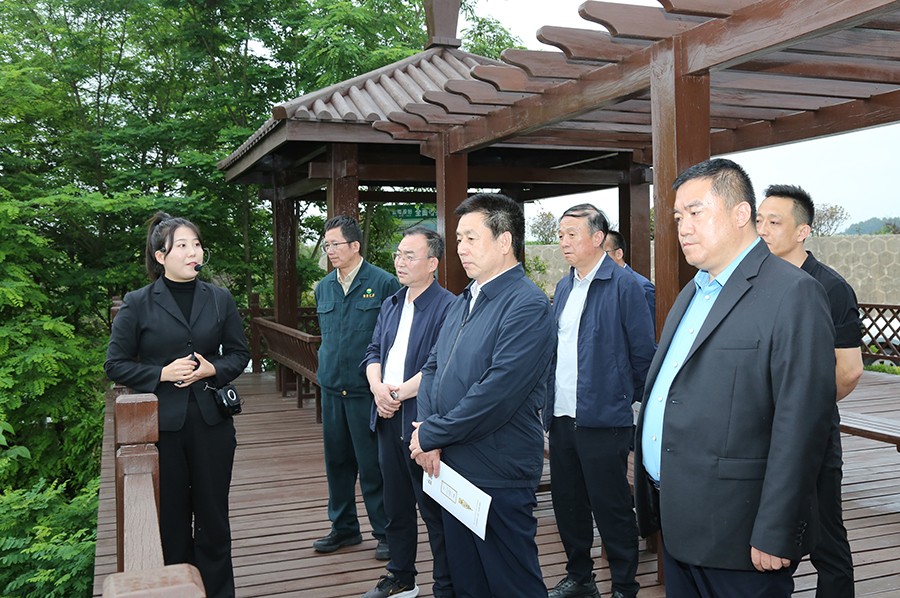 40-2023年6月，省生態(tài)環(huán)境廳副廳長(zhǎng)劉文璽蒞臨金徽股份調(diào)研.jpg